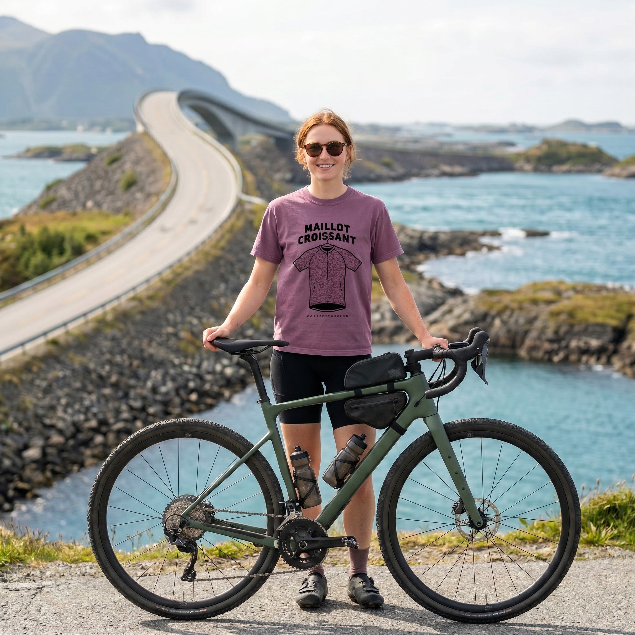 Maillot Croissant Cyclist T-Shirt — Berry lifestyle