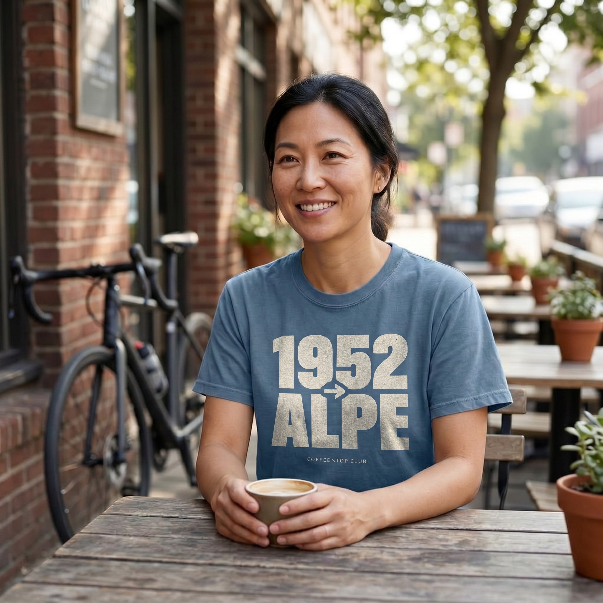 1952 --> l'Alpe Tour T‑Shirt — Blue Jean lifestyle