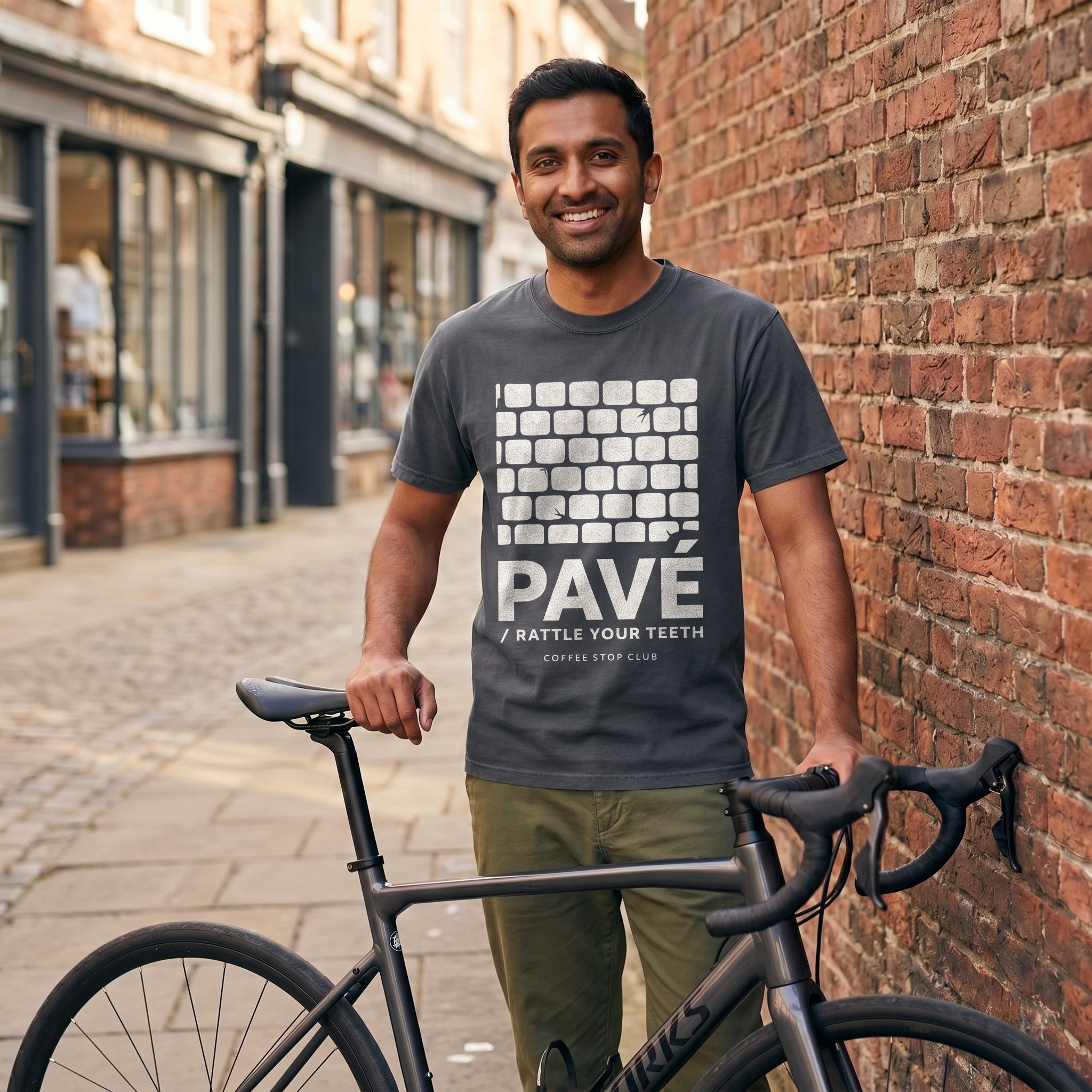 Pavé Tour T‑Shirt — Denim lifestyle