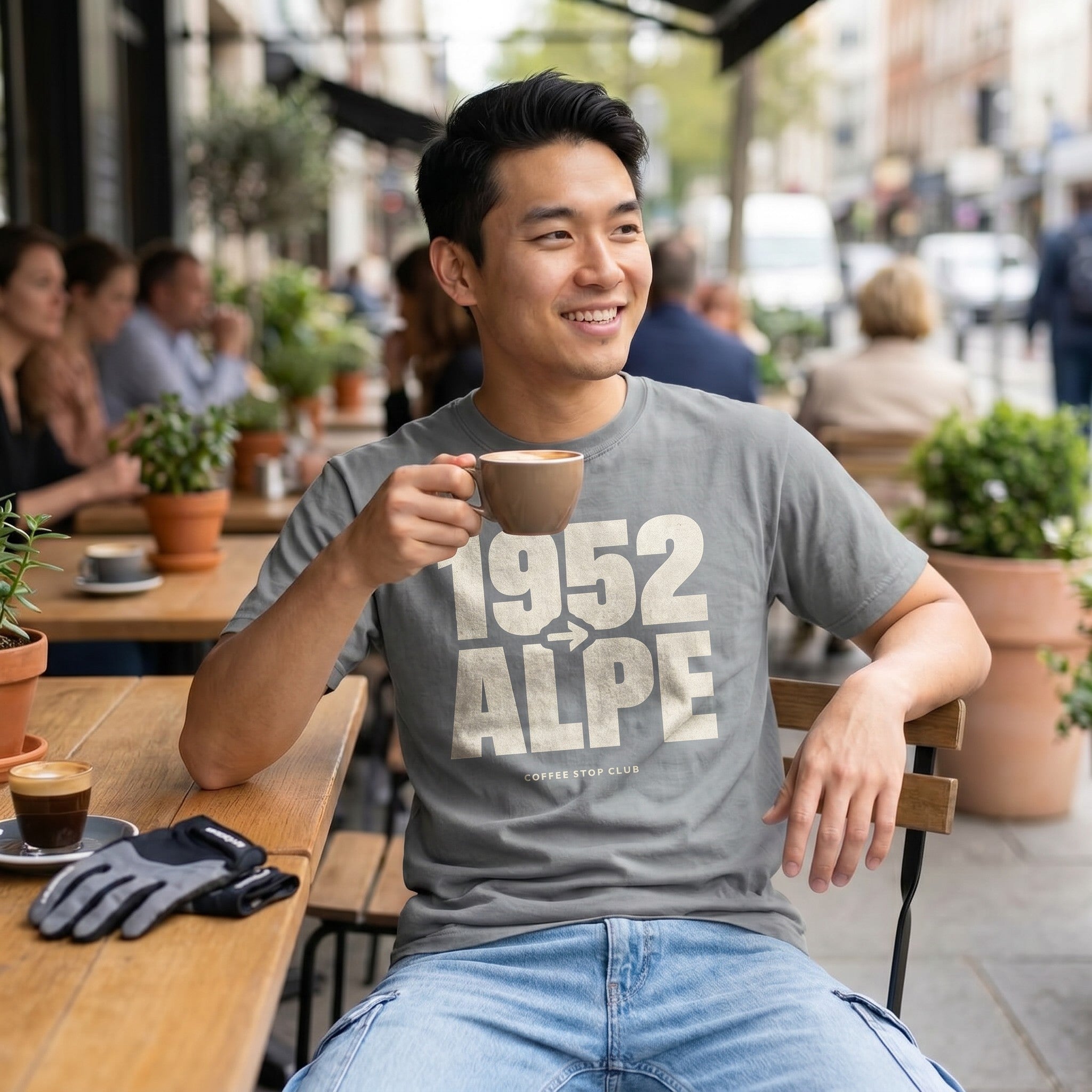 1952 --> l'Alpe Tour T‑Shirt — Granite lifestyle