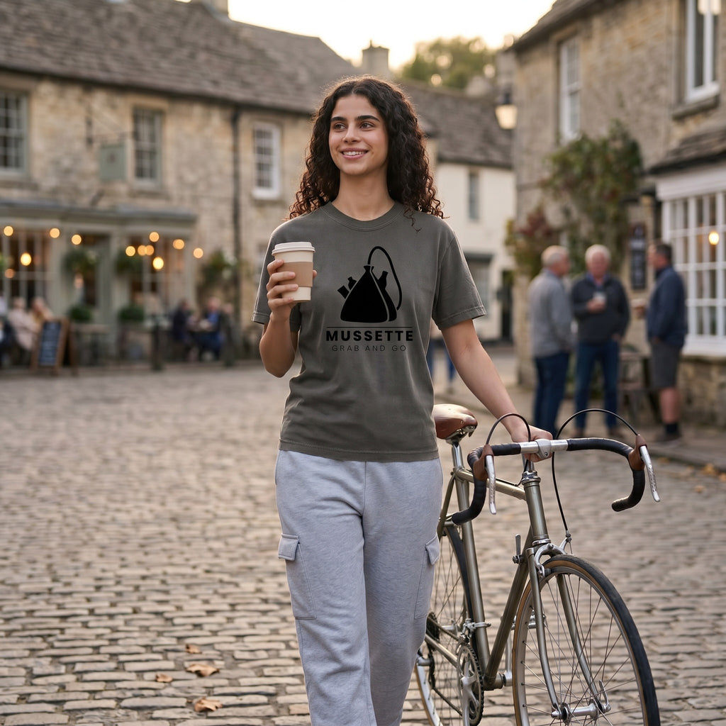 Mussette Grab & Go T‑Shirt — Graphite lifestyle