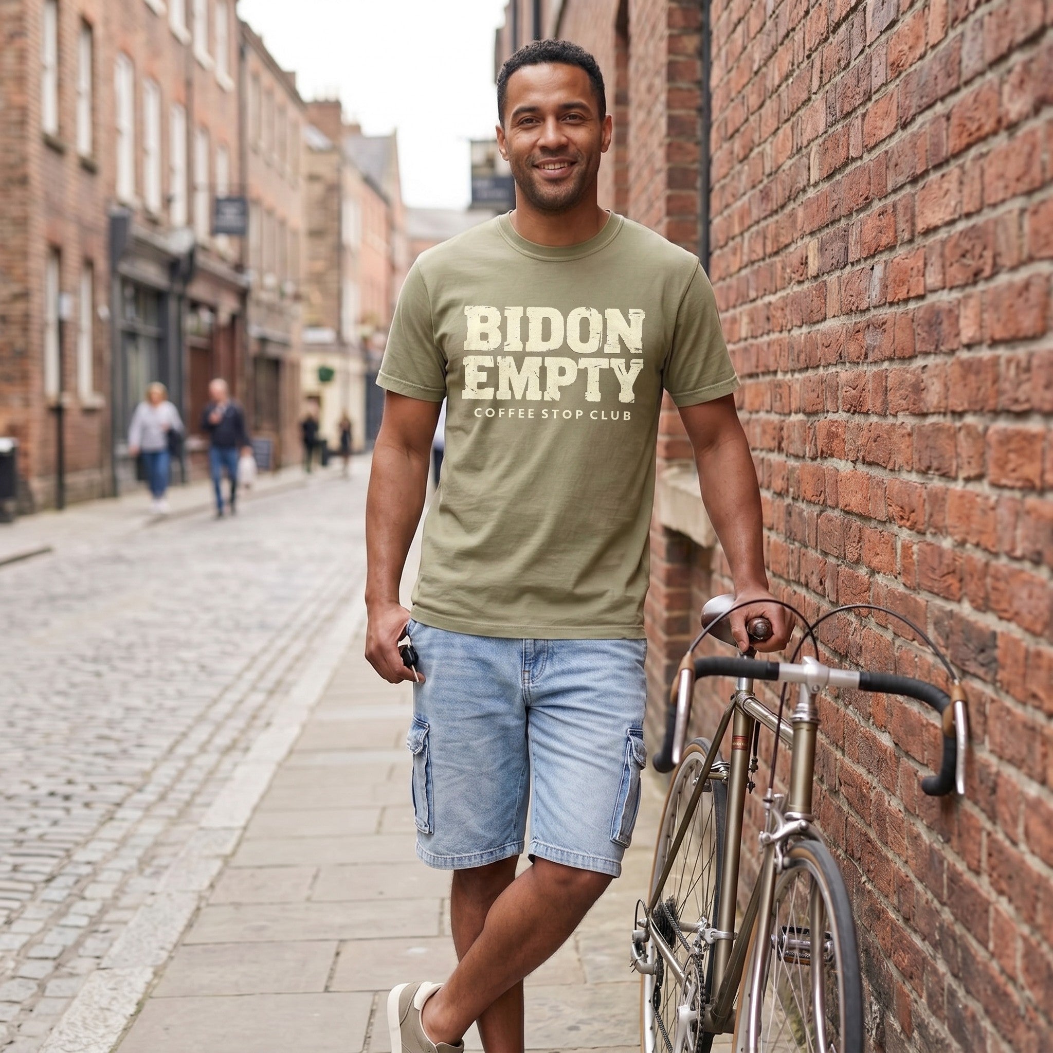 Bidon Empty Tour T‑Shirt — Khaki lifestyle