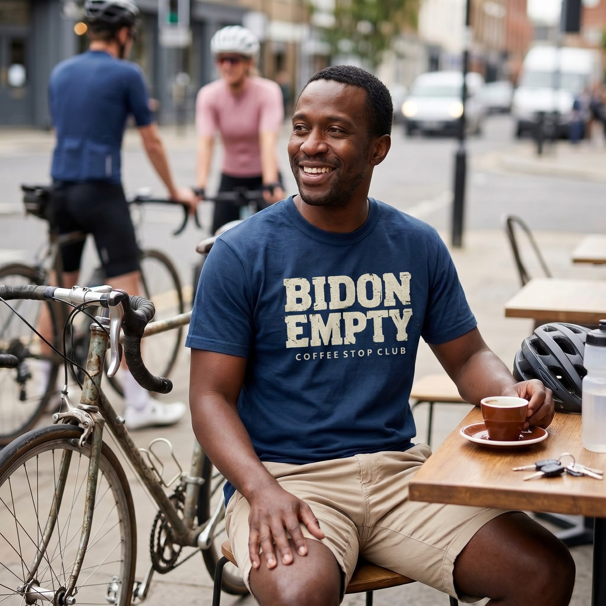 Bidon Empty Tour T‑Shirt — Navy lifestyle